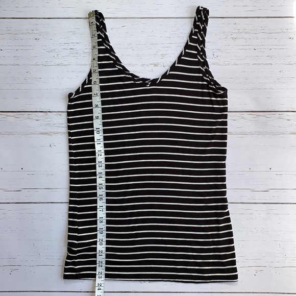 Reitmans Tank Top Reversible Striped Black and White - Picture 13 of 14